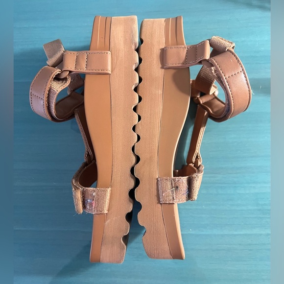 Reef Platform Cushion Rem Hi Sandals - Picture 6 of 11